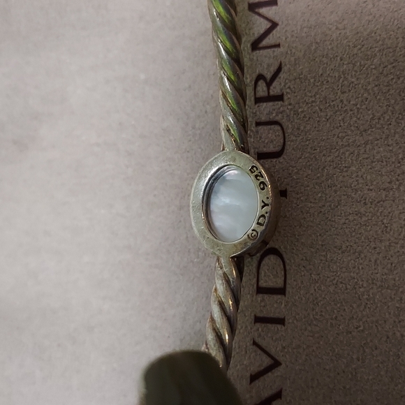 Authentic David Yurman mother of pearl cable bracelet - Picture 3 of 4